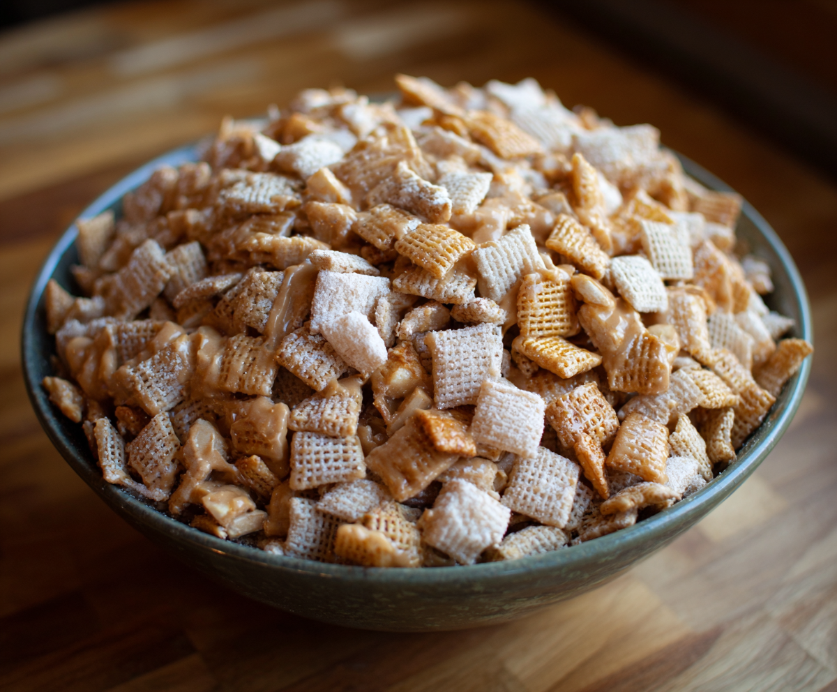 Caramel Apple Puppy Chow – Crunchy Fall Sweet Snack Recipe